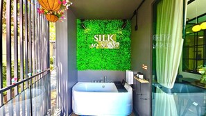 Unclassified image, 2 of 54, button