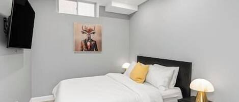 2 bedrooms, desk, iron/ironing board, Internet