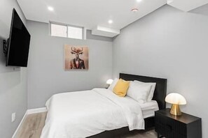 2 bedrooms, desk, iron/ironing board, Internet
