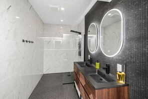 Een douche, een haardroger