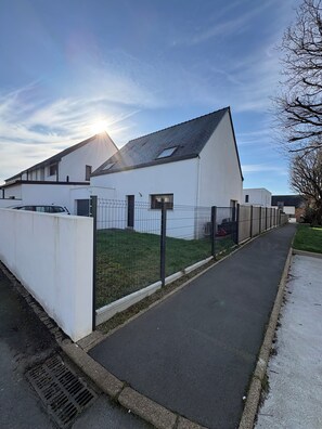 Exterior - Recent house in Séné, at the gateway to the Gulf of Morbihan, 5 minutes from the Port of Vannes (Séné)