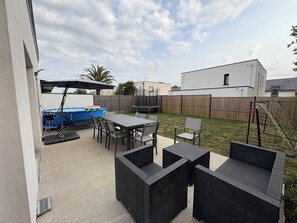 Outdoor dining - Recent house in Séné, at the gateway to the Gulf of Morbihan, 5 minutes from the Port of Vannes (Séné)