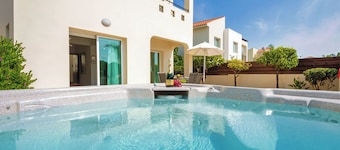 Kiki villa-3 bedroom villa with Jaccuzi in sunny Agia Triada, Protaras Cyprus