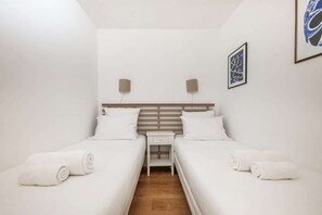Room - Fully Furnished Mobility Lease – Central Paris (Paris)