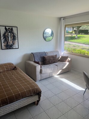 Unclassified image, 5 of 18, button - Vrbo Property (Antibes)