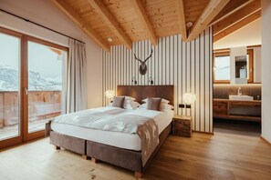 Lavarella Lodge | Premium bedding, down comforters, in-room safe, individually decorated