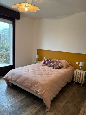 5 bedrooms, iron/ironing board, WiFi