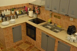 Tủ lạnh, lò vi sóng 