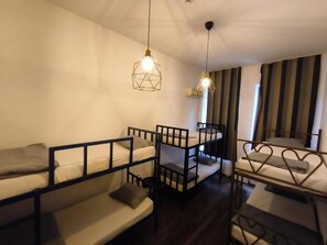 Caja de seguridad en la habitación y cortinas blackout 