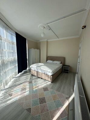 صورة غير مصنفة، 2 من 8، زرّ