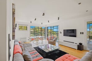 Smart TV - Keirane - California (Carqueiranne)