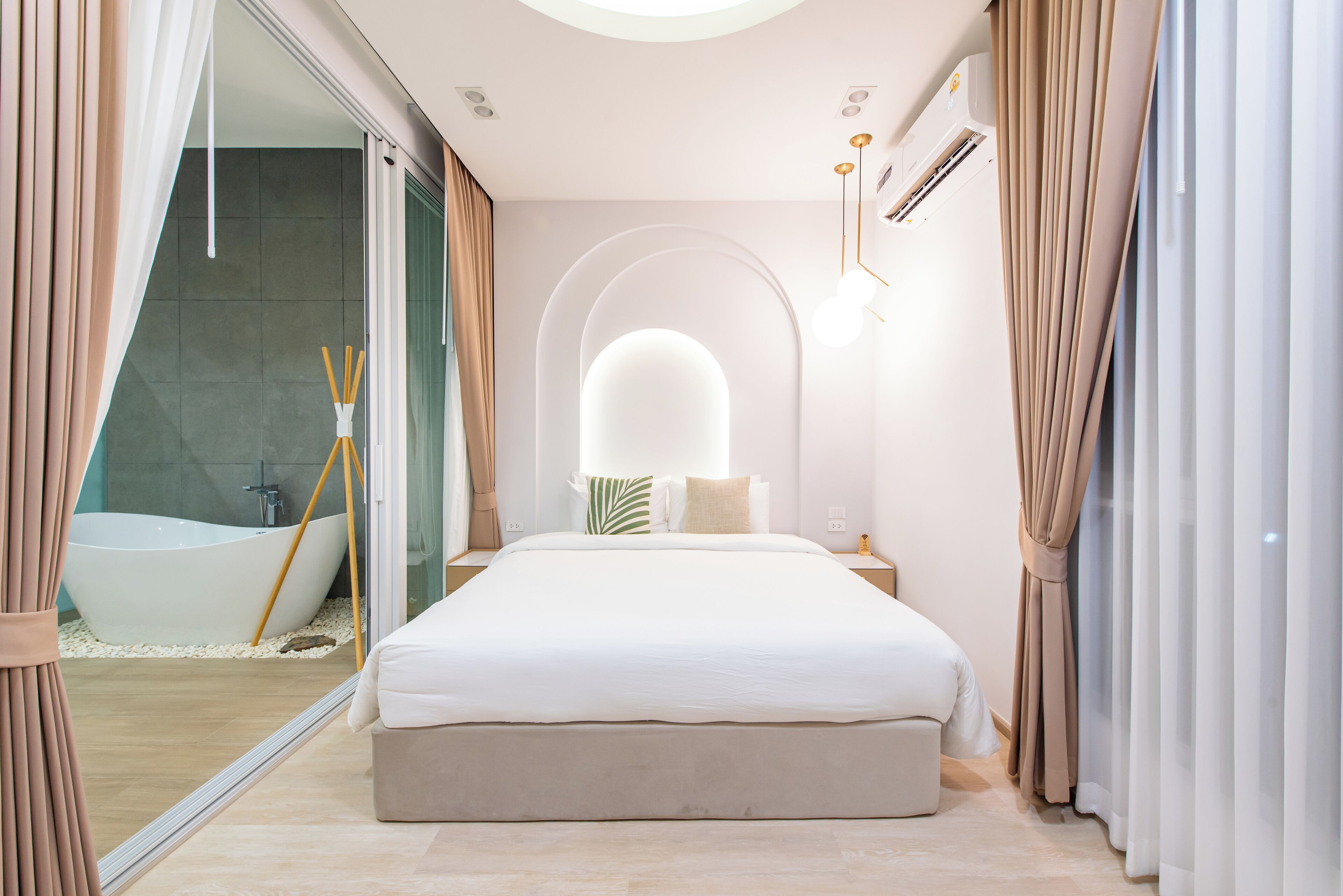 Luxury-Villa, 5 Schlafzimmer, eigener Pool | Schreibtisch, laptopgeeigneter Arbeitsplatz, Verdunkelungsvorhänge