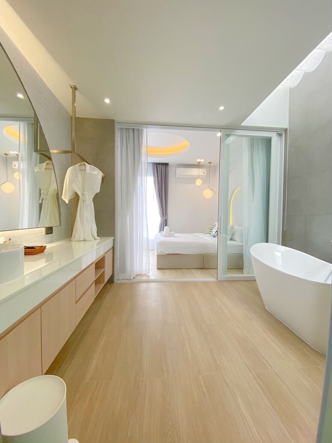 Luxury Villa, 5 Bedrooms, Private Pool | Bathroom | Separate bathtub and shower, free toiletries, hair dryer, slippers