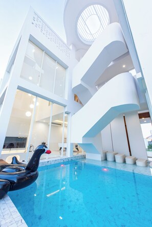Outdoor pool - The Pool Space — ICONIC Pool Villa (Pattaya)