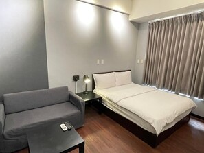 Classic Double Room, City View - Yizhong Street Hiyori Guesthouse (Taichung)