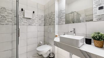 Comfort Apartment, Courtyard View | Bathroom