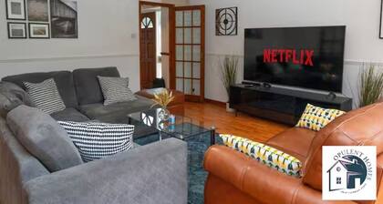 Tremendous 7-bedroom house in Reading perfect for family getaways