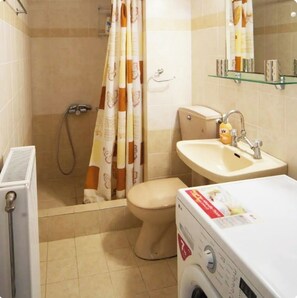 Shower, hair dryer, towels, soap - Safe & Comfortable 1BR Seaside Apartment with A/C (KALAMATA)