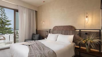 Dobbelt- eller tomannsrom – superior, balkong, delvis sjøutsikt | Safe på rommet, lydisolert, strykejern/-brett og wi-fi (inkludert)