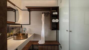Superior Double or Twin Room, Balcony, Partial Sea View | Bathroom