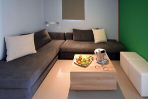 Deluxe Apartment, Private Pool, Partial Ocean View