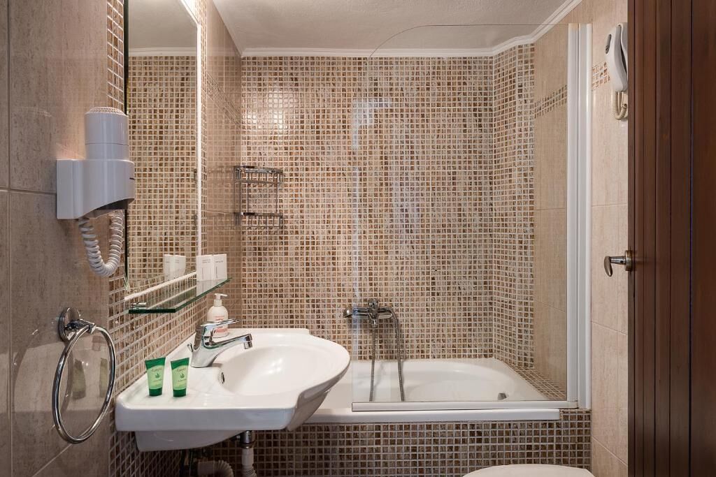 Phòng đôi hoặc 2 giường đơn Tiêu chuẩn, ban công, quang cảnh một góc biển