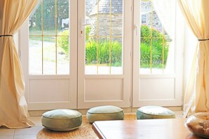 Interior - Brittany Lescoat (Plestin-les-Grèves)