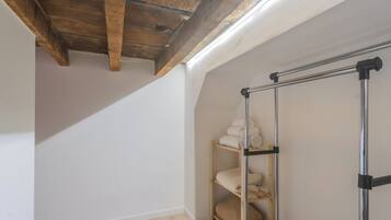 Leilighet (1 Bedroom) | Klesskap