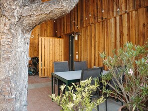 Outdoor dining - Vacation apartment "Bird's Nest". Close to nature on the Albtrauf. Enjoy your vacation. (Mössingen)