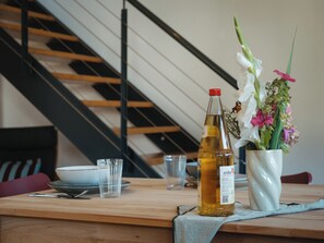 Dining - Vacation apartment "Bird's Nest". Close to nature on the Albtrauf. Enjoy your vacation. (Mössingen)