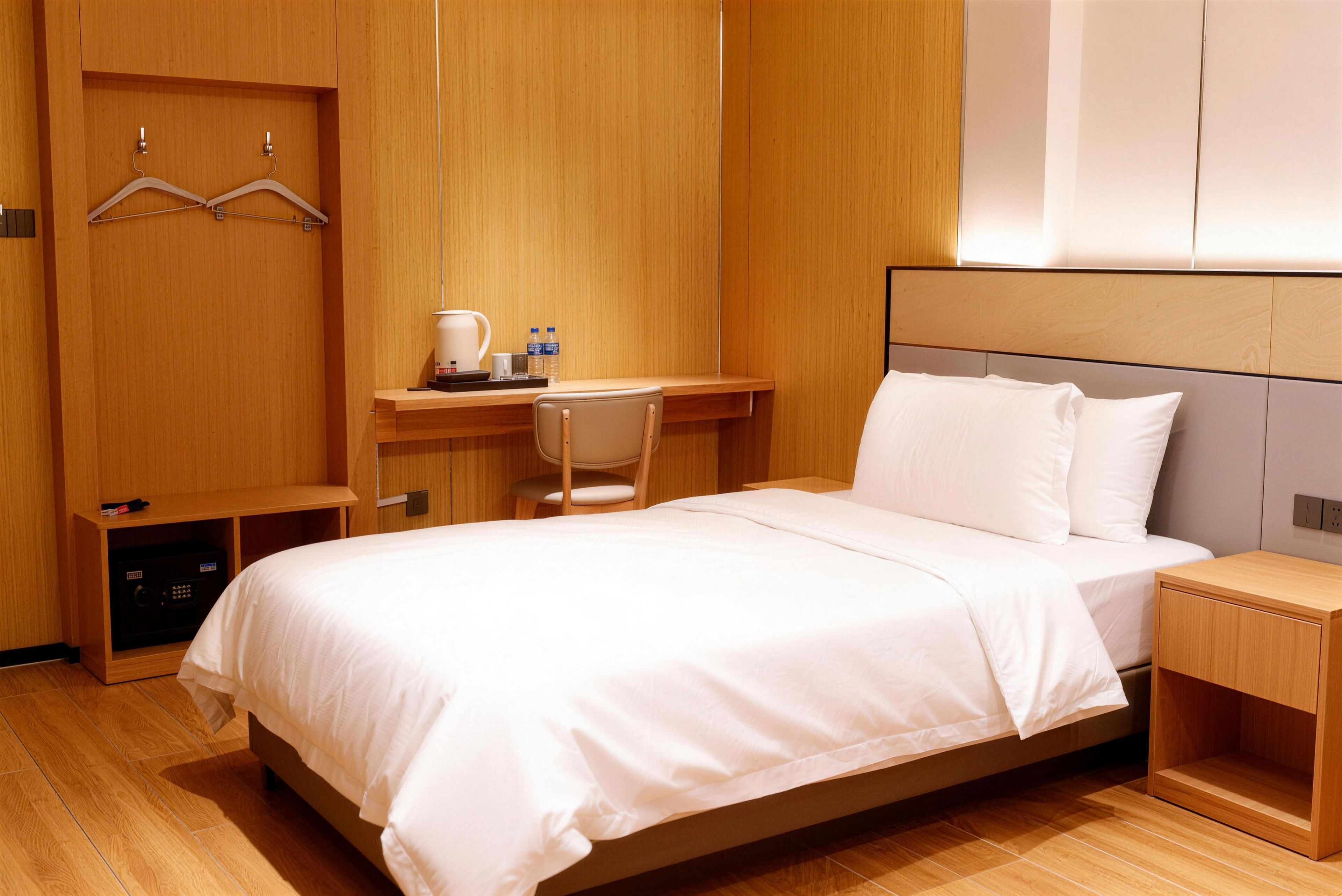 Business Twin kamer, balkon | Een strijkplank/strijkijzer, gratis wifi