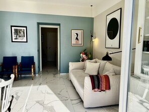 TV - Hugau Apartment - Carate Urio (Carate Urio)