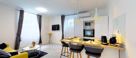 Apartment, 2 Bedrooms | Interior