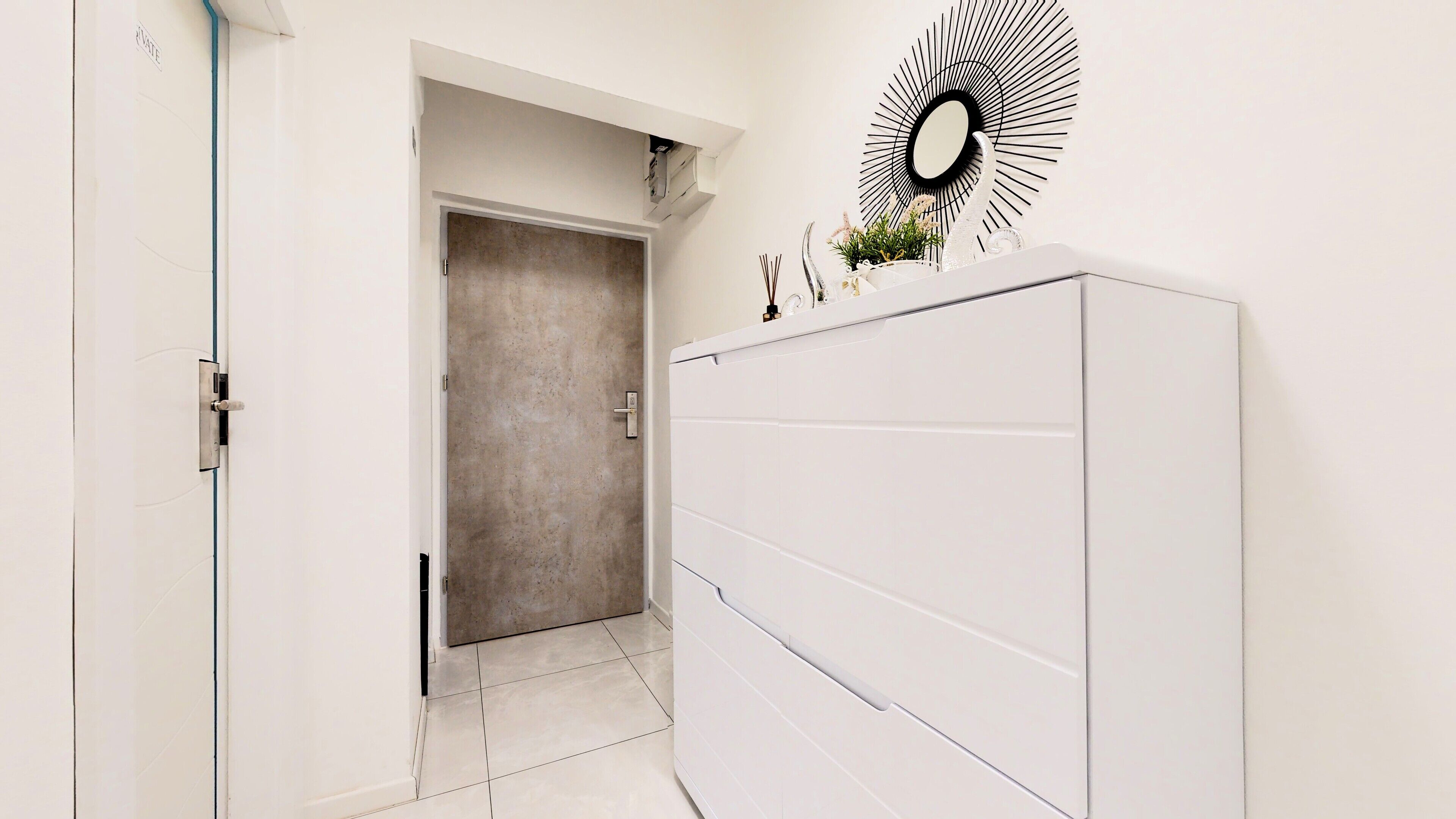 المنشأة من الداخل