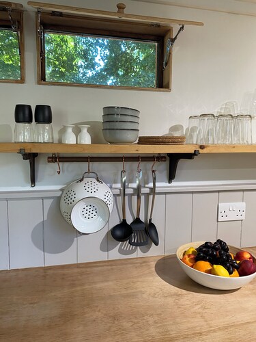 Eco-House Exeter, 10 Mins Walk RD&E, Open Plan Overlooking parkland