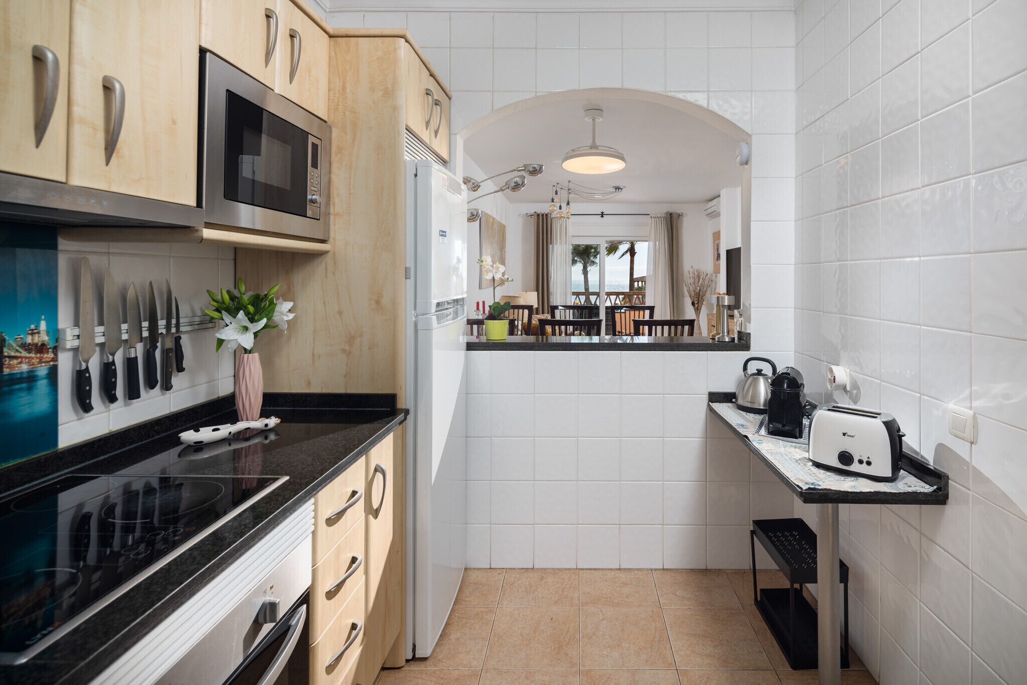 Kühlschrank, Mikrowelle, Ofen, Geschirrspüler