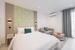 Executive Studio, Balcony, City View | Iron/ironing board, free WiFi - The Bantree (Accra)