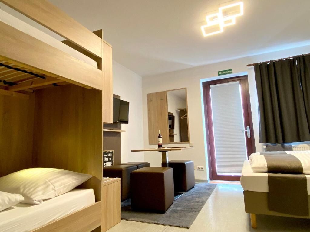 Familienstudio | Verdunkelungsvorhänge, Bügeleisen/Bügelbrett, kostenloses WLAN