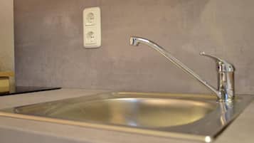 Studio | Eigene Küche | Kühlschrank, Mikrowelle, Herdplatte, Wasserkocher