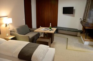 Apartamento Deluxe | Cortinas opacas, tabla de planchar con plancha, wifi gratis