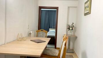 Perhesviitti | Ruokailu