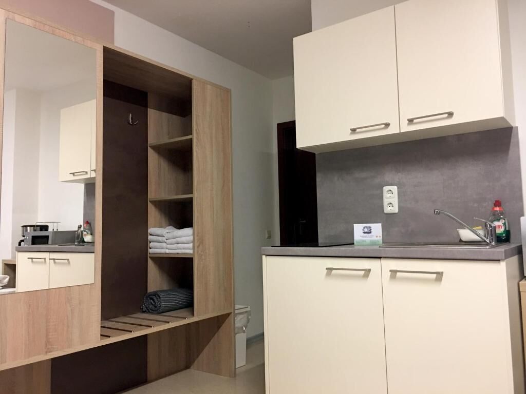 Comfort Quadruple Room | Dapur peribadi | Peti sejuk, ketuhar gelombang mikro, dapur, cerek elektrik 