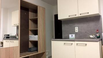 Comfort Quadruple Room | Private kitchen