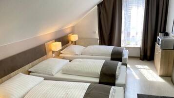 Studio | Pimennysverhot, silitysrauta/-lauta, ilmainen Wi-Fi, vuodevaatteet