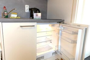 Single Room, Garden View | Interior - Hana Aparthotel (Barsbuttel)