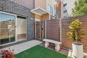 Terrace/patio - Modern Townhouse in Wright with Mt Stromlo Views (Wright)