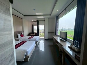 Standard Twin Room | Desk, rollaway beds, free WiFi, bed sheets