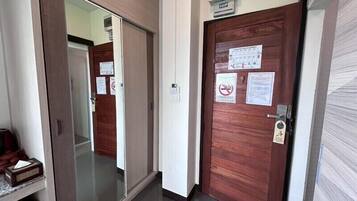 Chambre Standard avec lits jumeaux | Wi-Fi gratuit, draps fournis