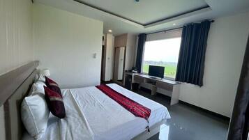 Standard King Room | Desk, rollaway beds, free WiFi, bed sheets