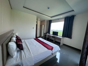 Standard King Room | 办公桌、折叠床/加床(额外收费)、免费 WiFi、床单